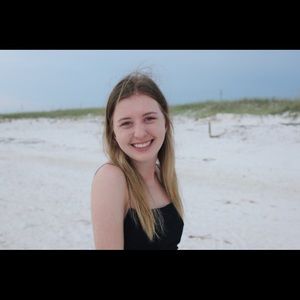 Meet your Posher, Claire